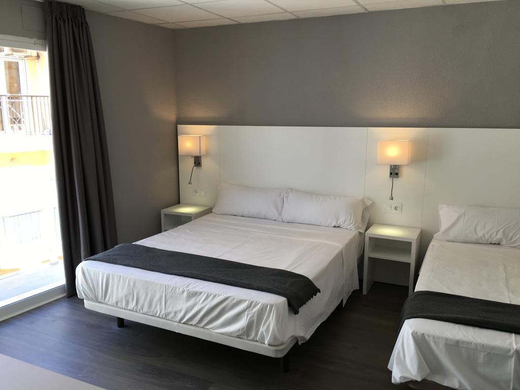 Hostal Boutique Bbb Auto Check In Benidorm Exterior foto