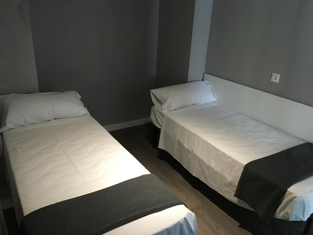 Hostal Boutique Bbb Auto Check In Benidorm Exterior foto