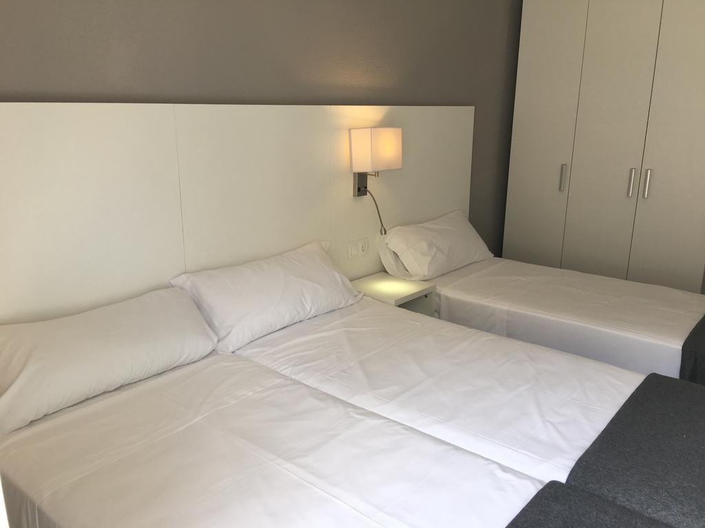 Hostal Boutique Bbb Auto Check In Benidorm Exterior foto